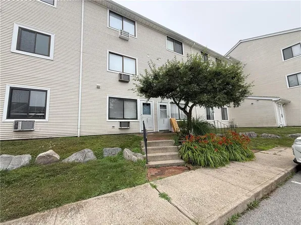 66 Girard Ave, Newport, RI