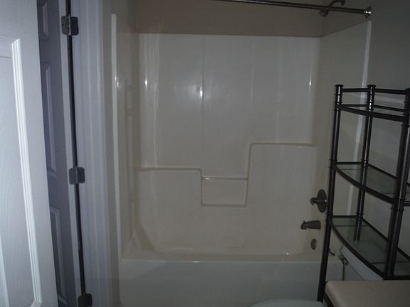 4th image of 118 Thistlewood Dr