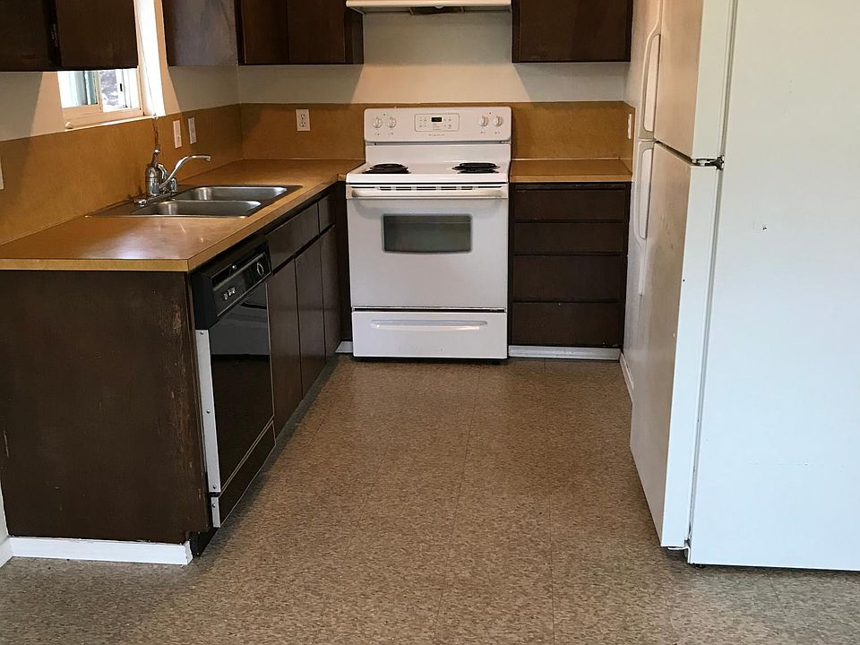 2nd image of 1413 E Marine View Dr APT C