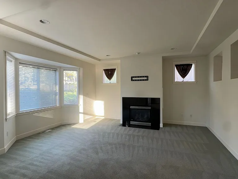 19929 82nd Pl NE — Photo 3