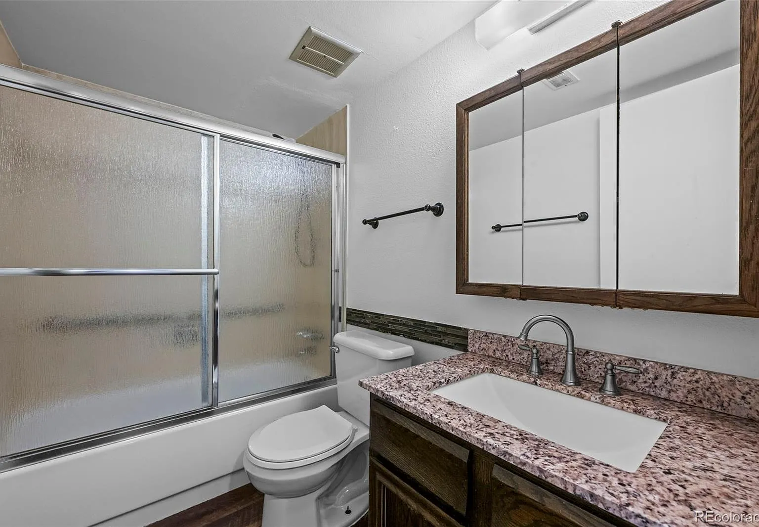 2 bed, 840 sqft, $1,400 — Photo 4