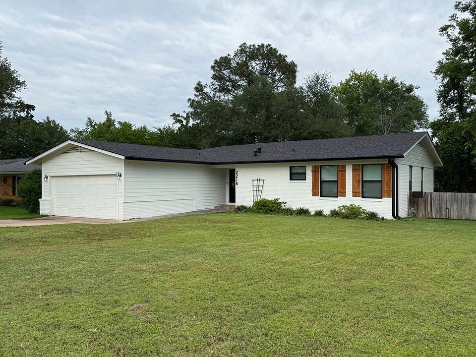 1st image of 2216 Crestwood Dr