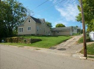 1735 Avoca St, Dubuque, IA 52001