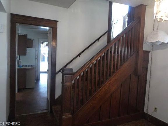 3rd image of 102 S Maryland Ave