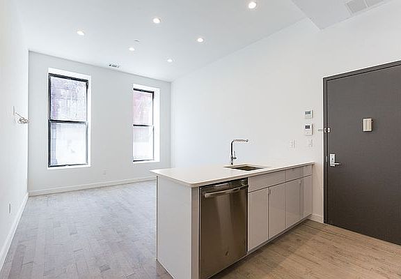 5th image of 111 W 130th St #1F