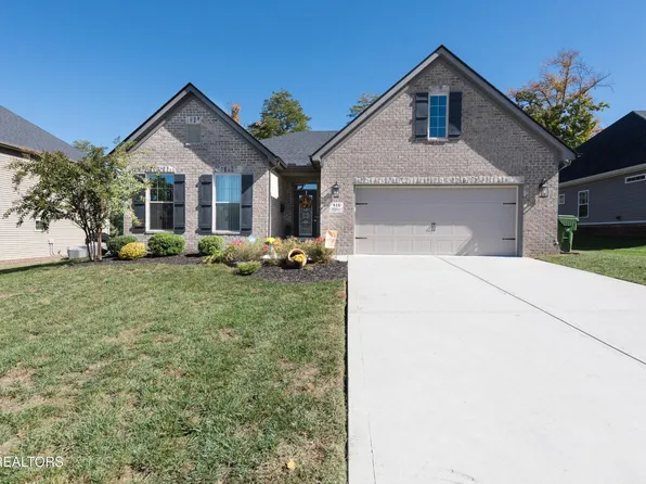 816 Copperwood Ln, Maryville, TN 37801
