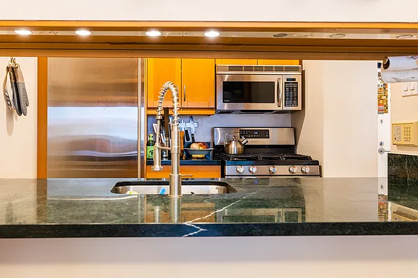Rented by Smart City Real Estate LLC | media 12