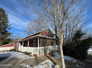 37 Carbondale Rd, Waymart, PA 18472