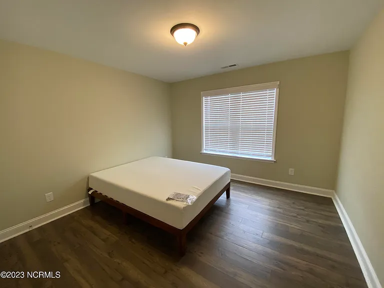 2417 Zircon Dr — Photo 16