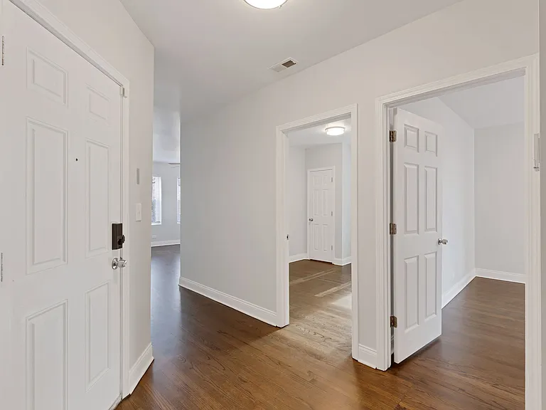 8248 S Maryland Ave #2S — Photo 4