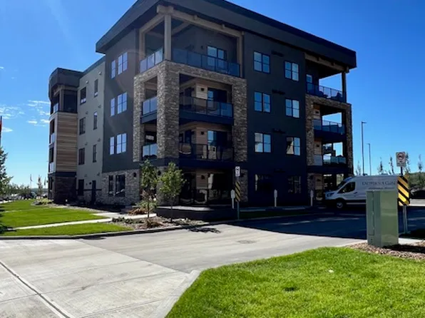 125 Wolf Hollow Cres S, Calgary, AB T2X 1T8