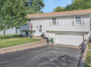 20677 N Raphael Ave, Prairie View, IL 60069