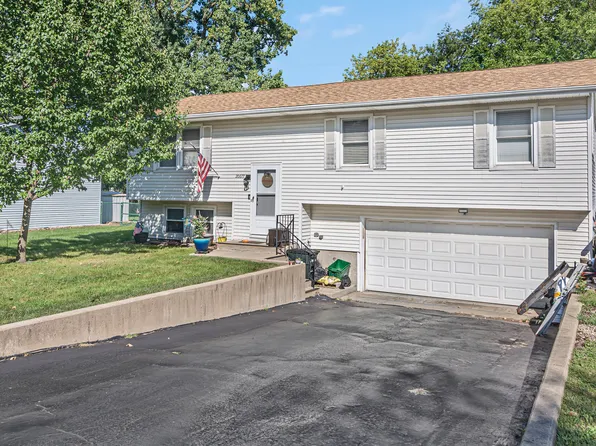 20677 N Raphael Ave, Prairie View, IL 60069