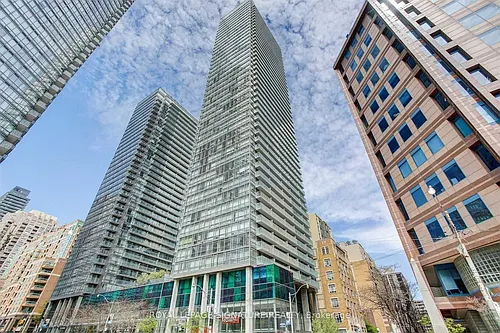 38 Grenville St #2209 Photo 1
