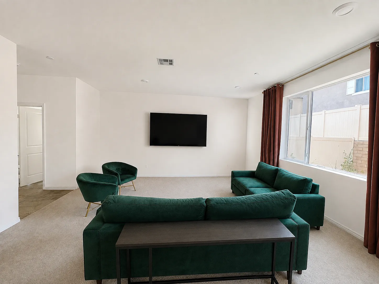 3 bed, 1870 sqft, $3,450 — Photo 3