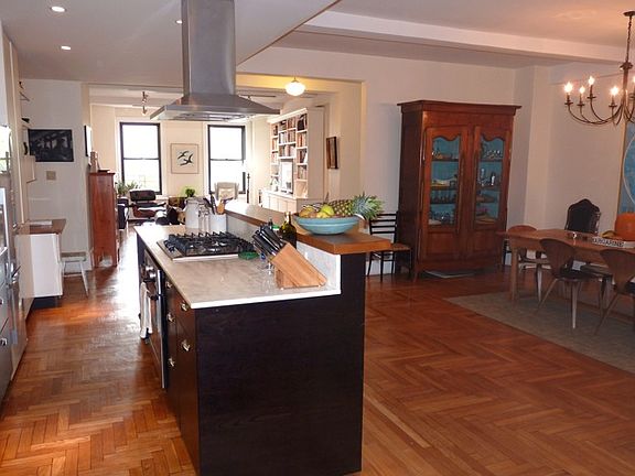 kitchen open to LR & DR