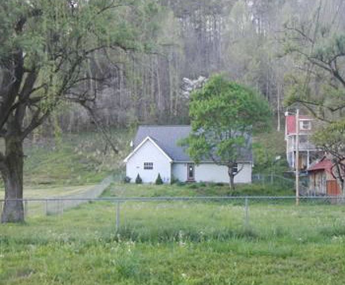 1st image of 886 Highway 3401