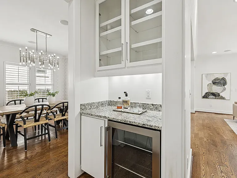 2302 Sunset Pl — Photo 8