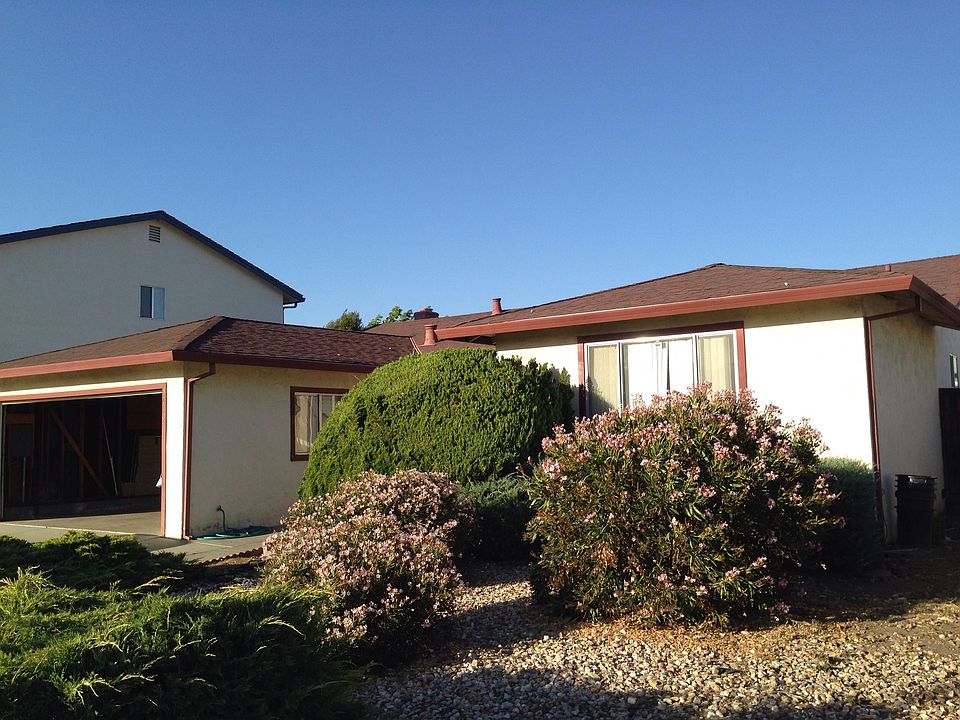 Street view of House with Drought tolerant landscaping