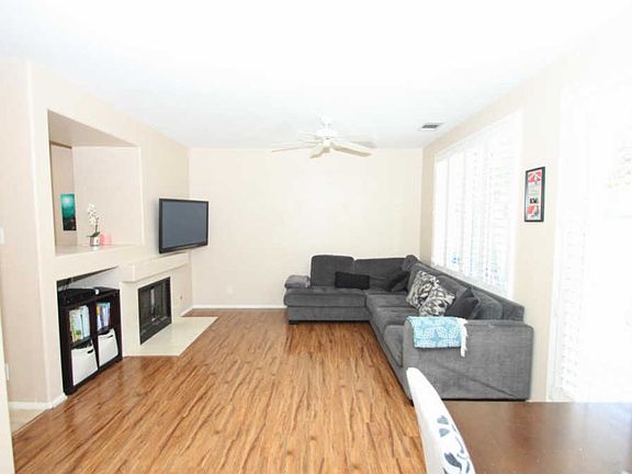 3rd image of 266 Calle Orovista