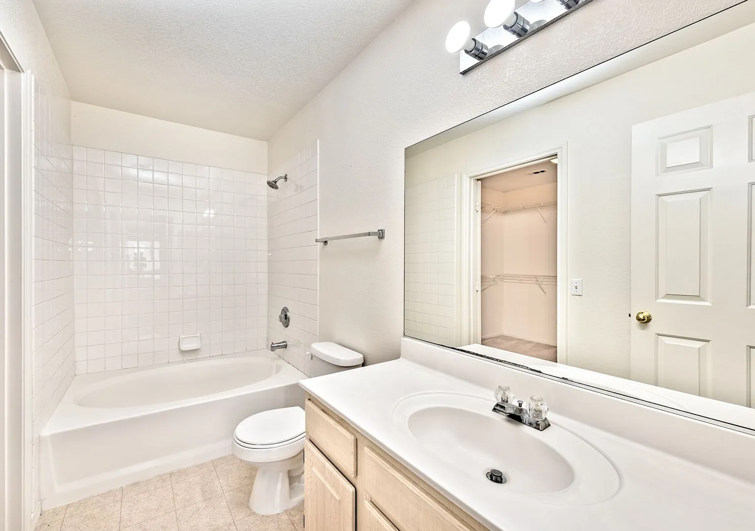 1637 Cave Spring Drive, Henderson, Nevada 89014 — Photo 4