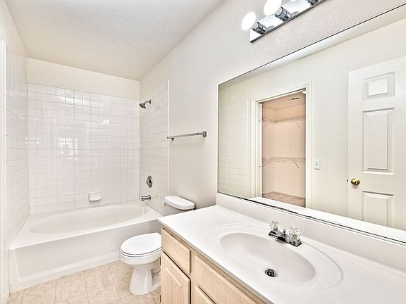 4th image of 1637 Cave Spring Dr