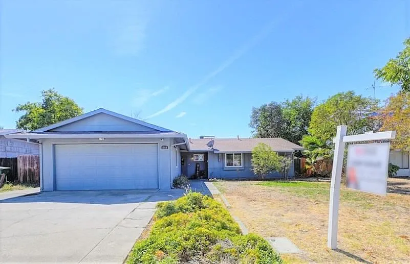 3844 Wrigley Cir photo 1