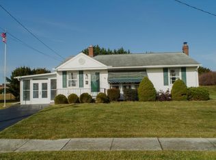 22 Lincoln Dr, Hanover, PA 17331