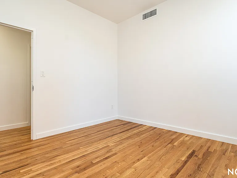 160 Johnson Ave #2A — Photo 10