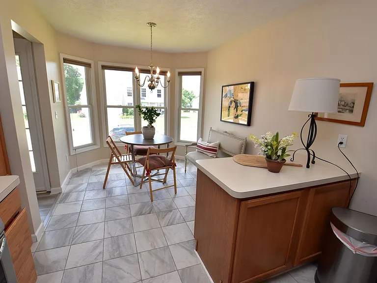 18153 Lisbon Dr — Photo 2