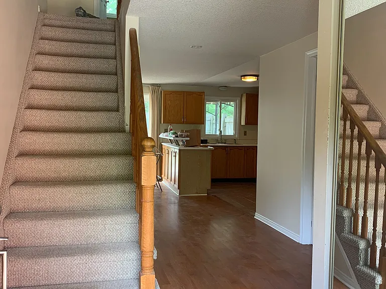 29 Irwin Dr — Photo 2