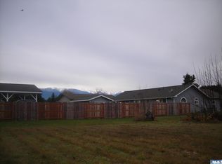 16 Ruby Rd, Pt Angeles, WA 98362