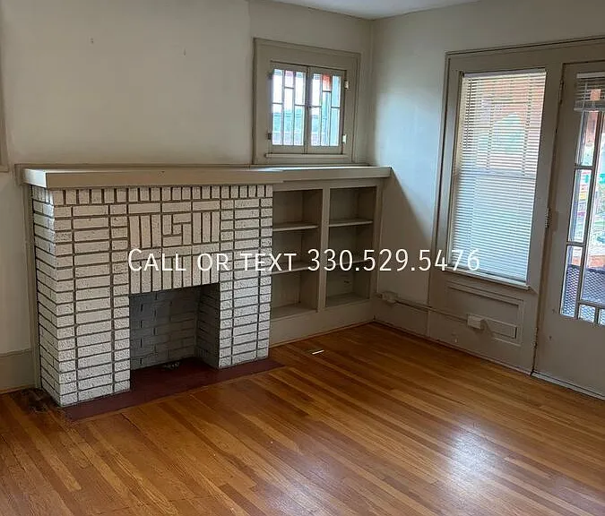 798 W Market St #6 — Photo 2