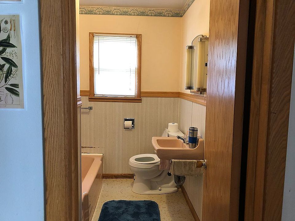 2nd image of 307 1st Ave E