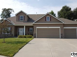 4207 Edgerton Dr, Bellevue, NE 68123