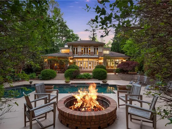 1070 Ferncliff Rd NE, Atlanta, GA 30324