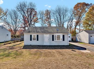 18 Circle Dr, Wallingford, CT 06492