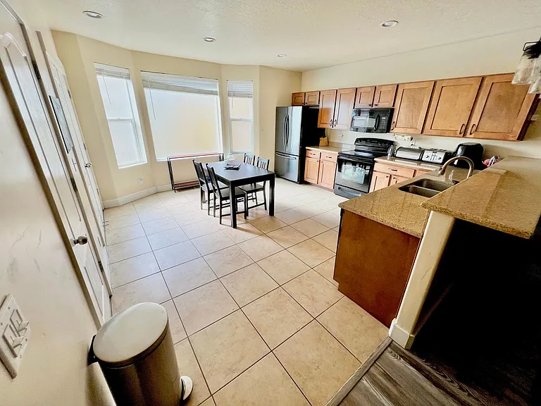172 W Barry Links Way — Photo 3