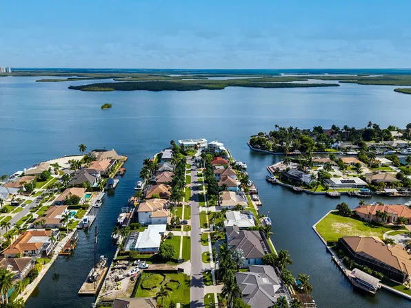 1763 Wavecrest Ct, Marco Island, FL 34145