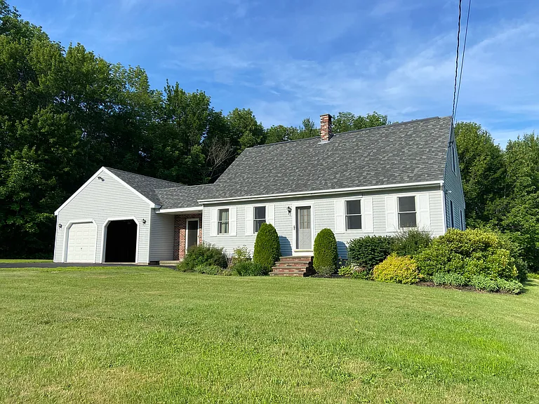 25 Mount Vista Dr — Photo 1