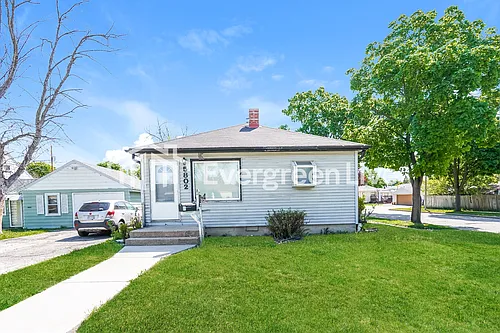 5802 N 80th St Photo 1