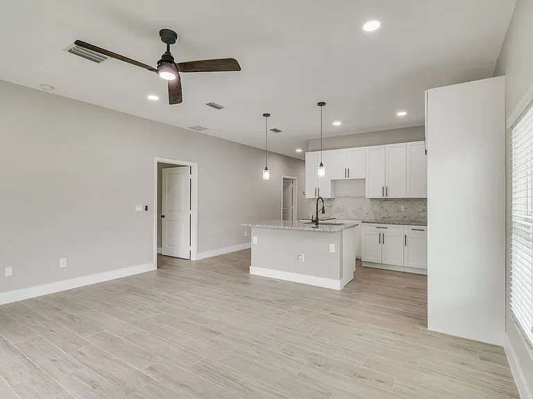 312 NW Baker Rd #312 — Photo 6
