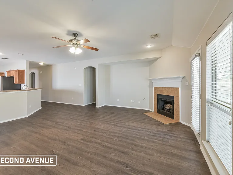 5828 Fathom Dr — Photo 4