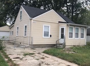 28919 Maplewood St, Garden City, MI 48135