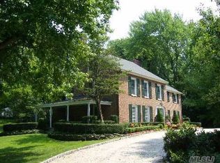 314 Wheatley Rd, Old Westbury, NY 11568