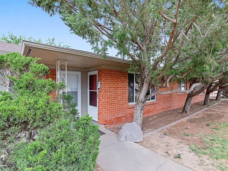 1405 Oregon Ave #B — Photo 1