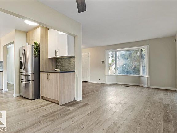 3rd image of 10522 163rd St NW