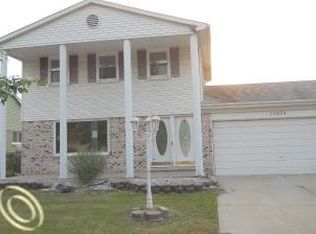 10834 Continental Dr, Taylor, MI 48180