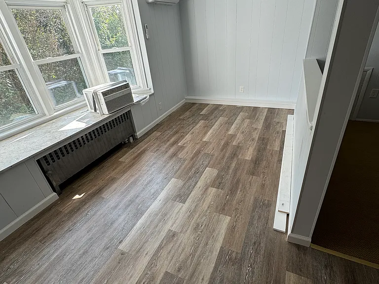 995 Newfield St #8 — Photo 5