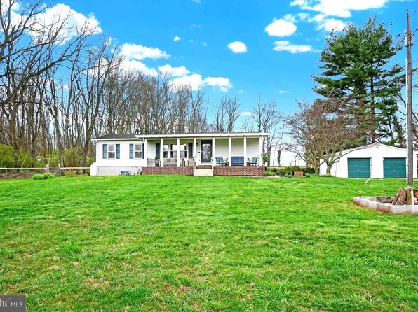6069 Pine Rd, Thomasville, PA 17364